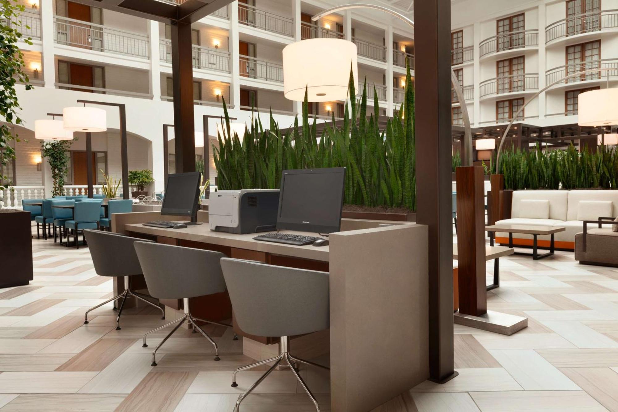 Embassy Hotel 4*